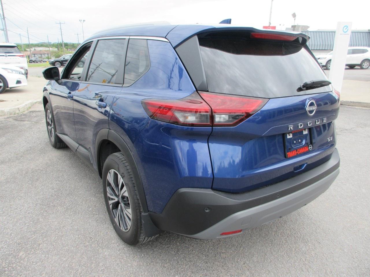 2022 Nissan Rogue FWD SV Photo2