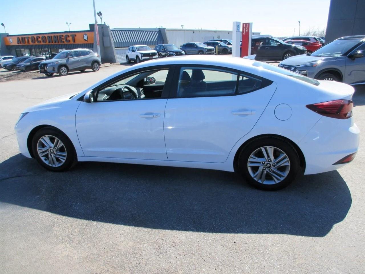 2020 Hyundai Elantra Preferred w/Sun & Safety Package IVT Photo1