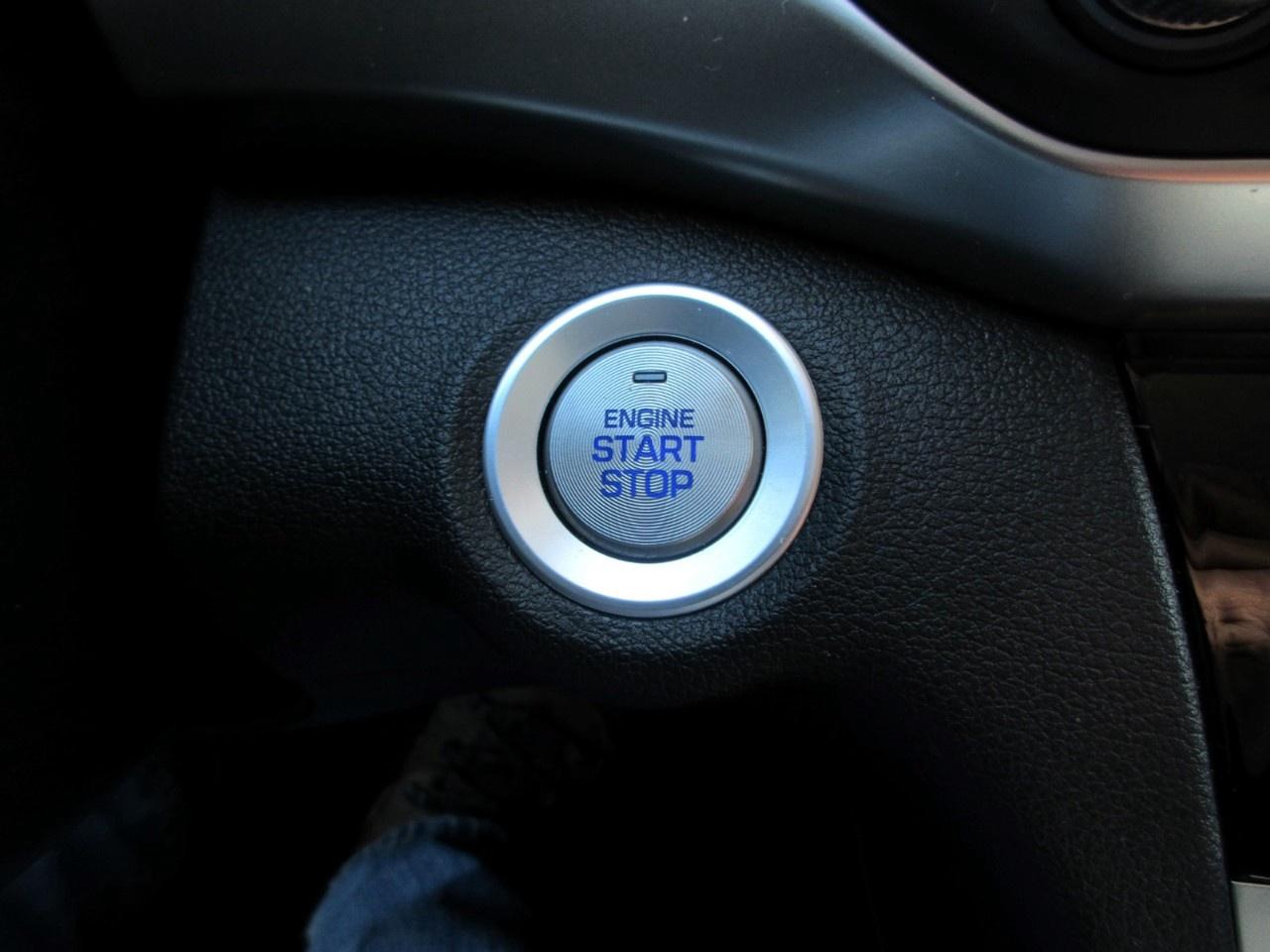 2020 Hyundai Elantra Preferred w/Sun & Safety Package IVT Photo