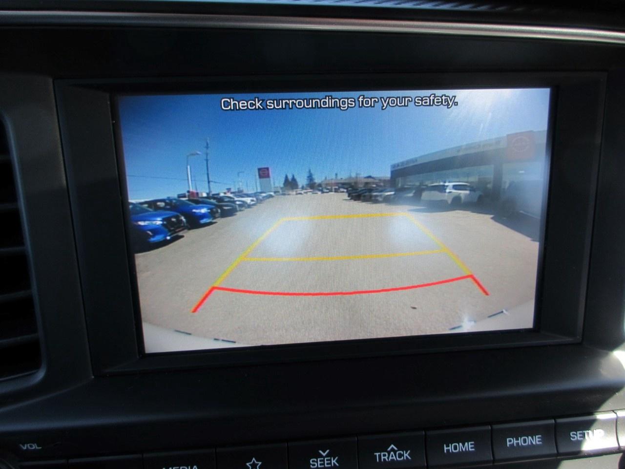 2020 Hyundai Elantra Preferred w/Sun & Safety Package IVT Photo