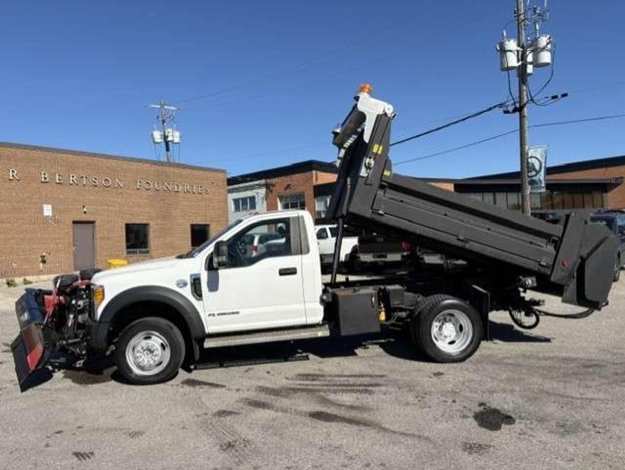 2017 Ford F-450 4X4 DIESEL-9.5FT DUMP BOX-WESTERN SNOW PLOW-SALTER Photo