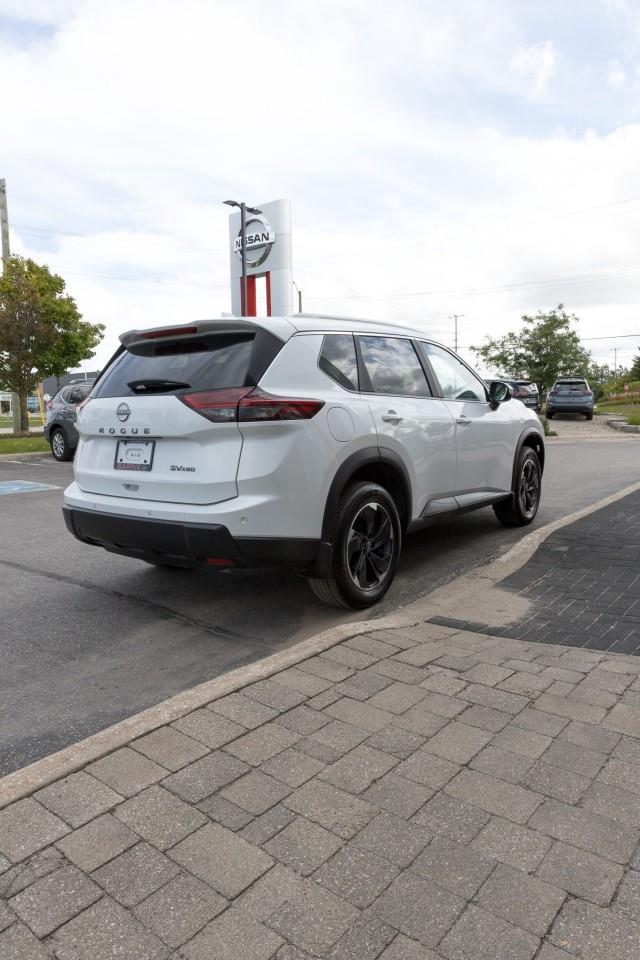 2024 Nissan Rogue SV Moonroof 4dr All-Wheel Drive Sport Utility Photo3