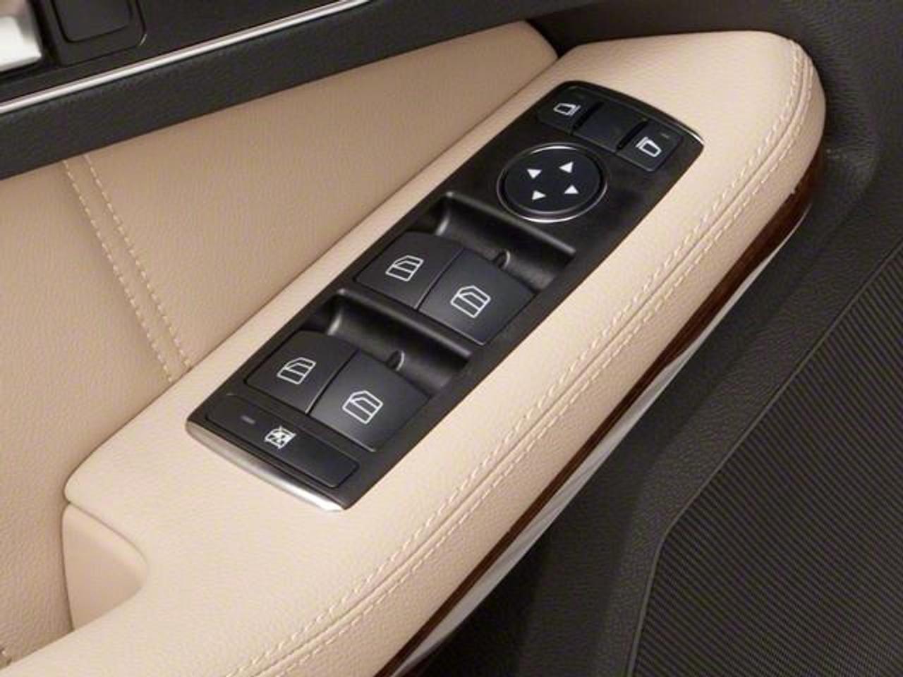 2011 Mercedes-Benz E-Class Base E 550 4dr All-wheel Drive 4MATIC Sedan Photo