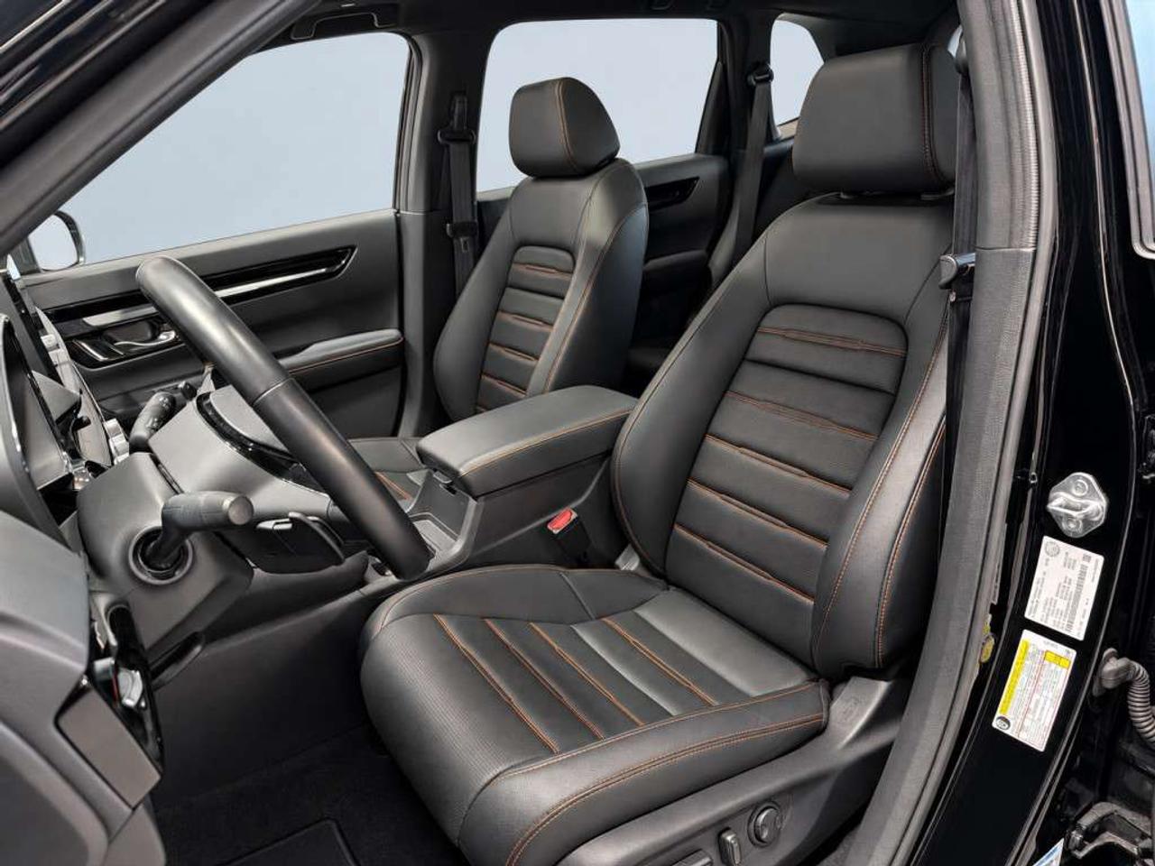 2025 Honda CR-V TOURING HYBRID / AWD / LEATHER / SUNROOF / NAVI / BOSE AUDIO / HEATED STEERING Photo