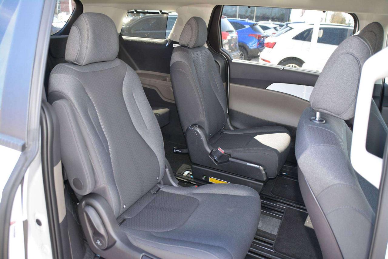 2026 Kia Carnival LX Photo