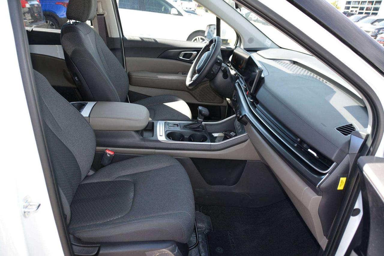2026 Kia Carnival LX Photo
