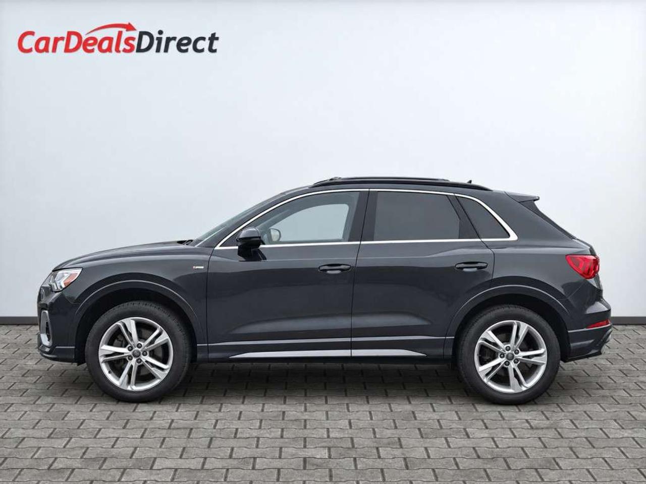 2020 Audi Q3 S LINE / QUATTRO AWD / 2.0T / LEATHER / PANOROOF / HEATED SEATS / BACKUP CAM Photo2