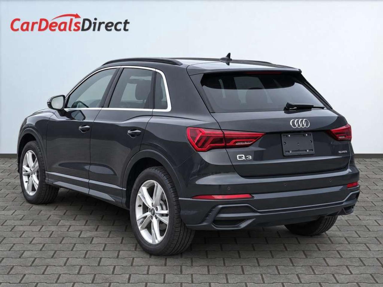 2020 Audi Q3 S LINE / QUATTRO AWD / 2.0T / LEATHER / PANOROOF / HEATED SEATS / BACKUP CAM Photo4