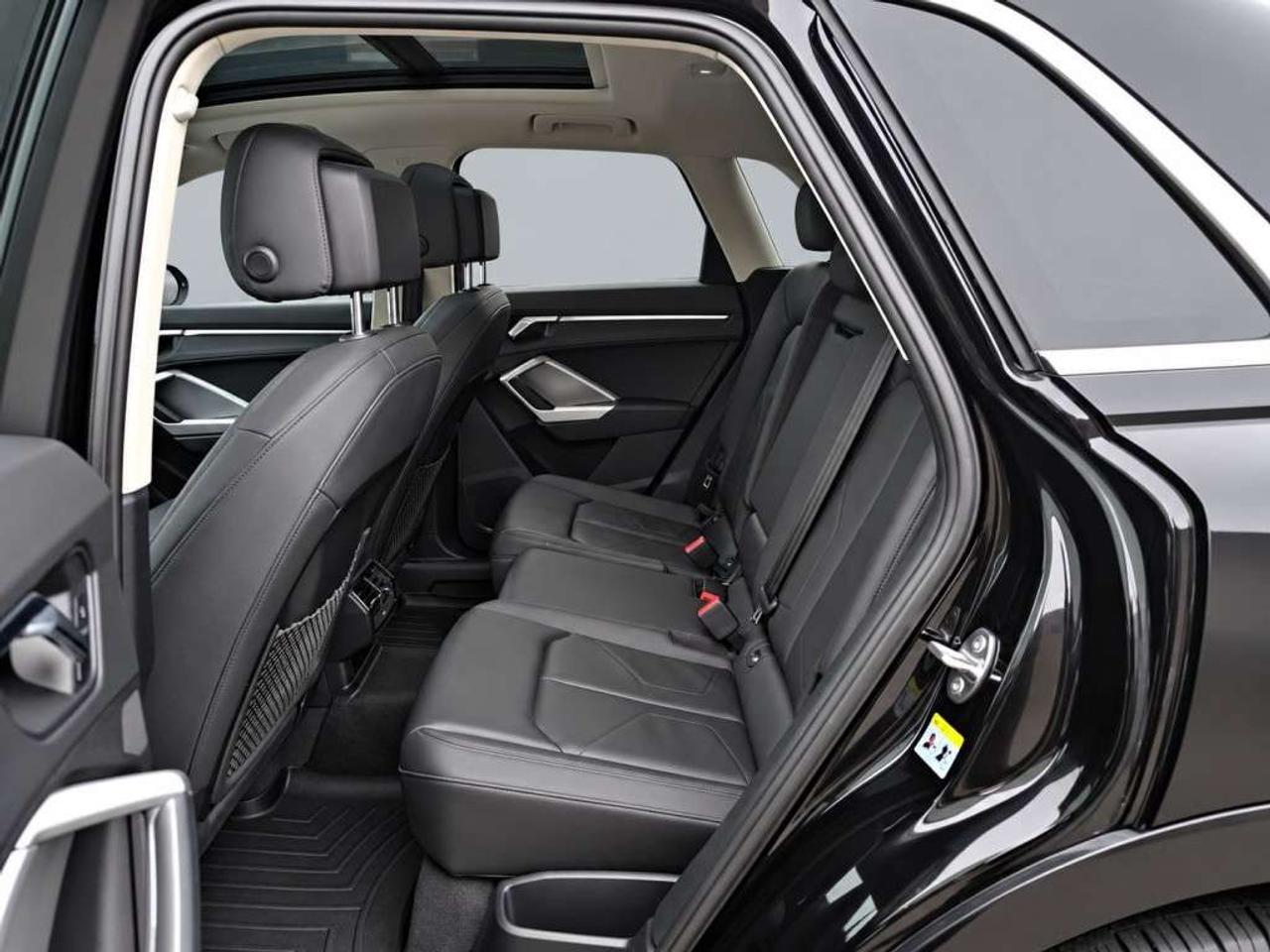 2020 Audi Q3 S LINE / QUATTRO AWD / 2.0T / LEATHER / PANOROOF / HEATED SEATS / BACKUP CAM Photo