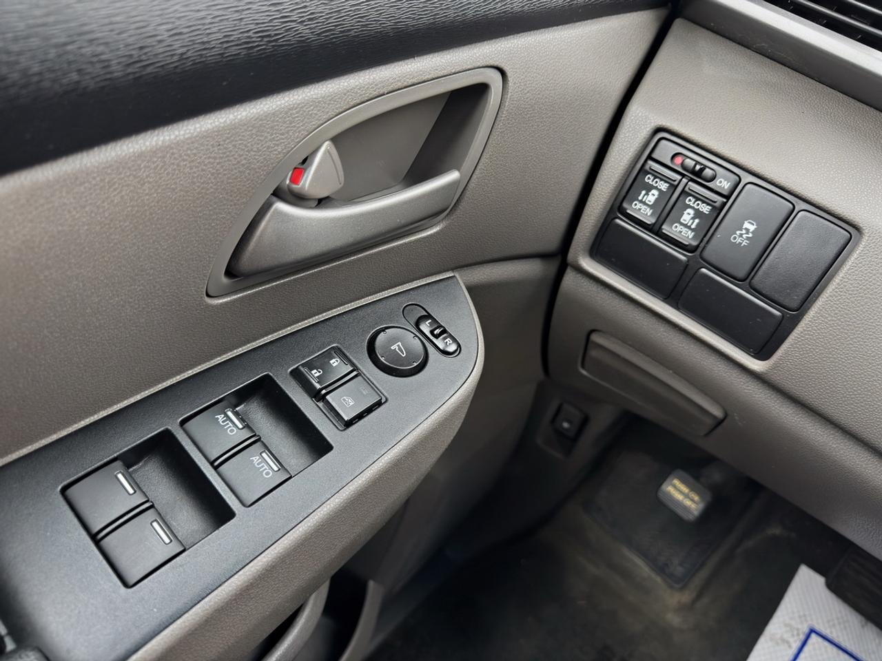 2011 Honda Odyssey EX Photo
