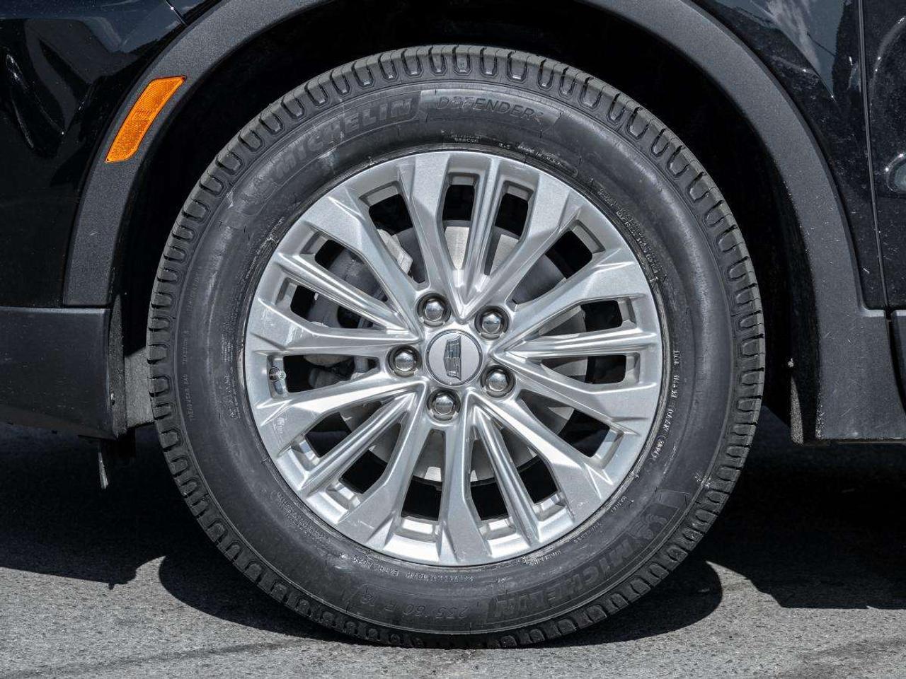 2024 Cadillac XT4 AWD 4dr Luxury Photo3