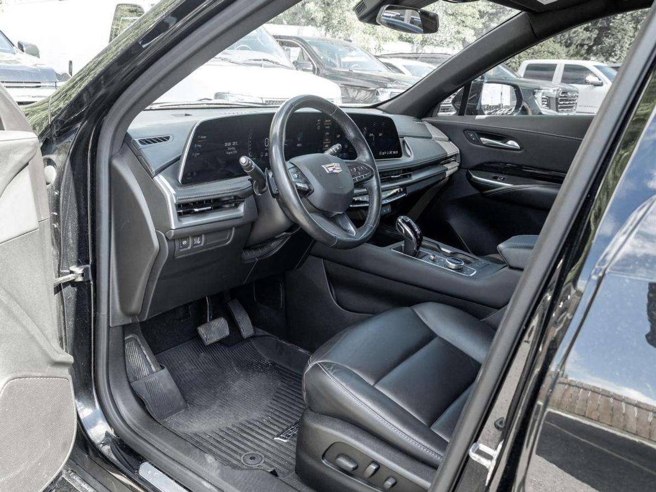 2024 Cadillac XT4 AWD 4dr Luxury Photo
