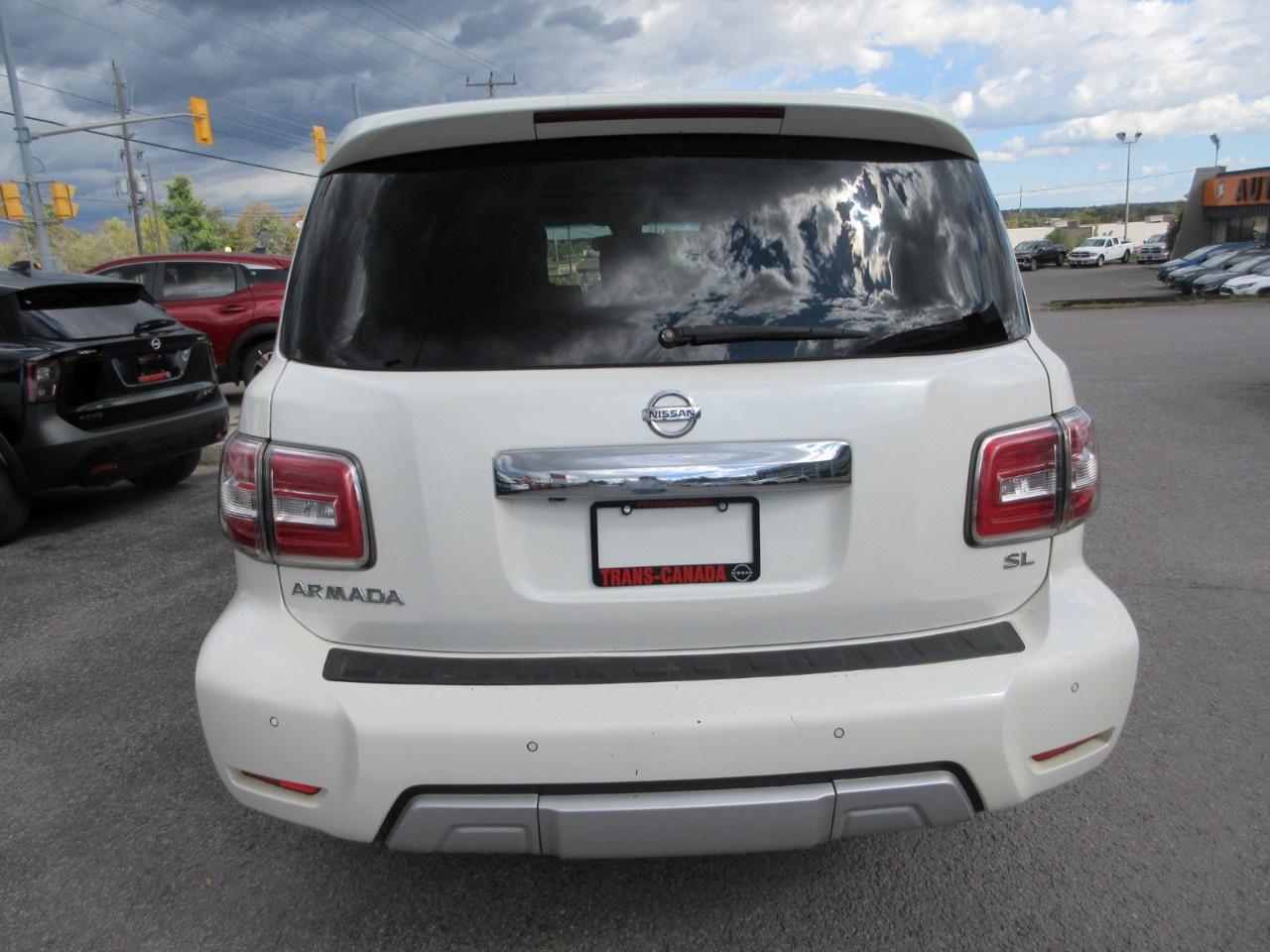 2017 Nissan Armada  Photo3