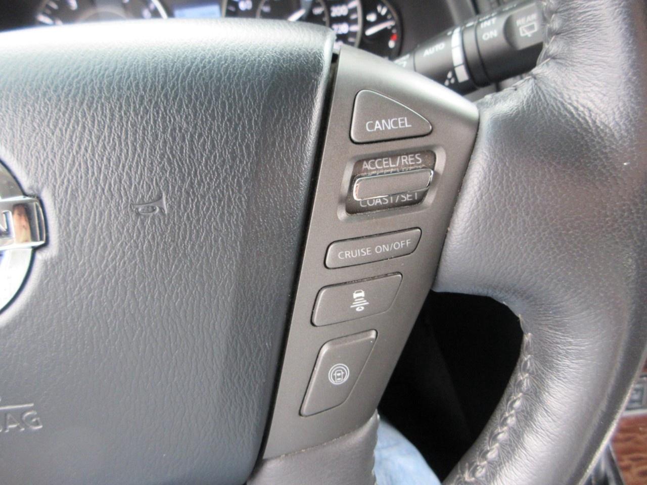 2017 Nissan Armada  Photo