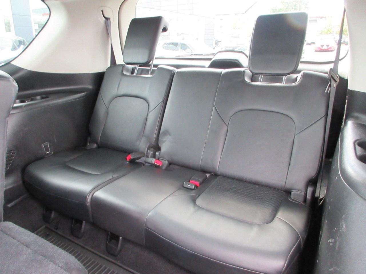 2017 Nissan Armada  Photo