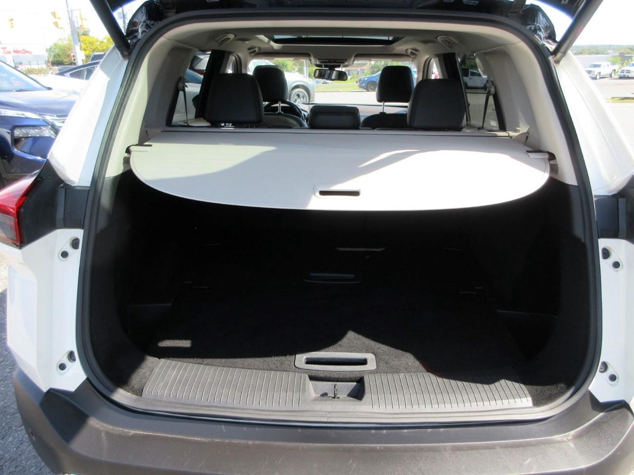 2022 Nissan Rogue AWD Platinum Photo
