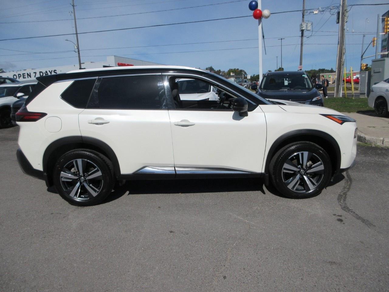 2022 Nissan Rogue AWD Platinum Photo