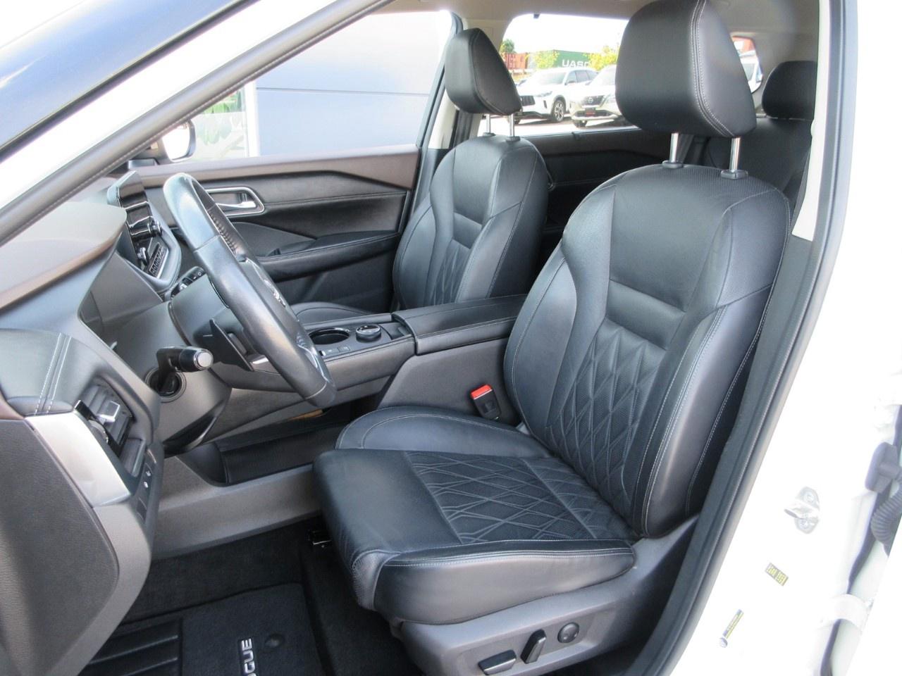 2022 Nissan Rogue AWD Platinum Photo