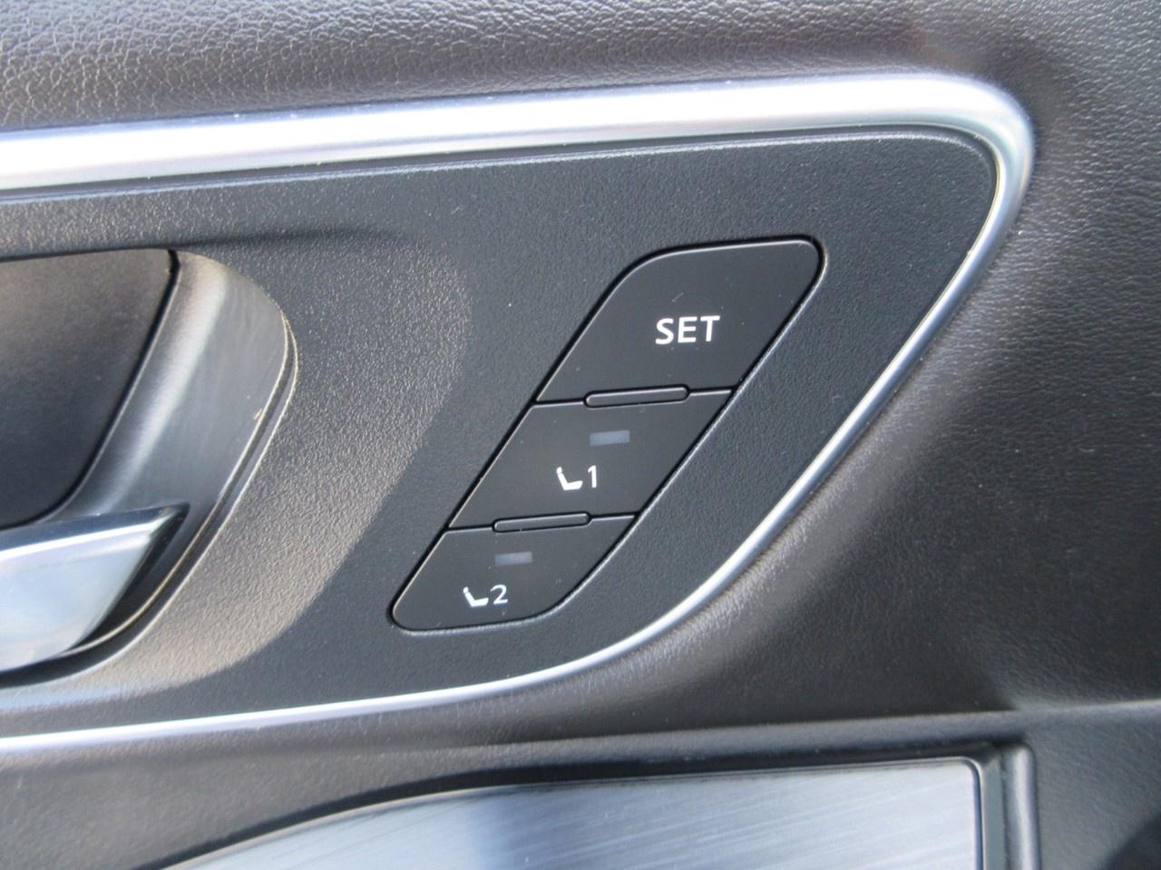 2022 Nissan Rogue AWD Platinum Photo