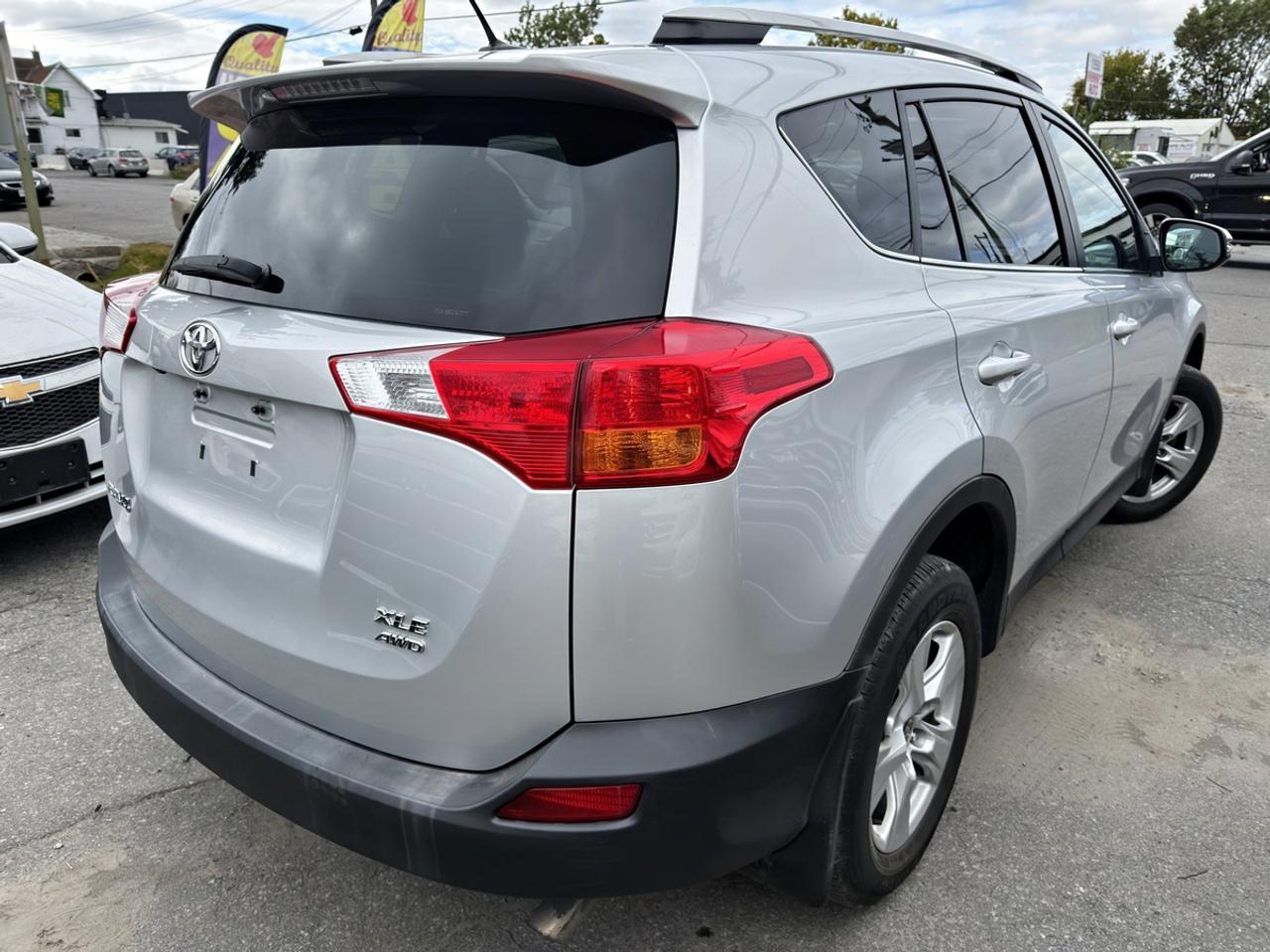 2015 Toyota RAV4 XLE Photo