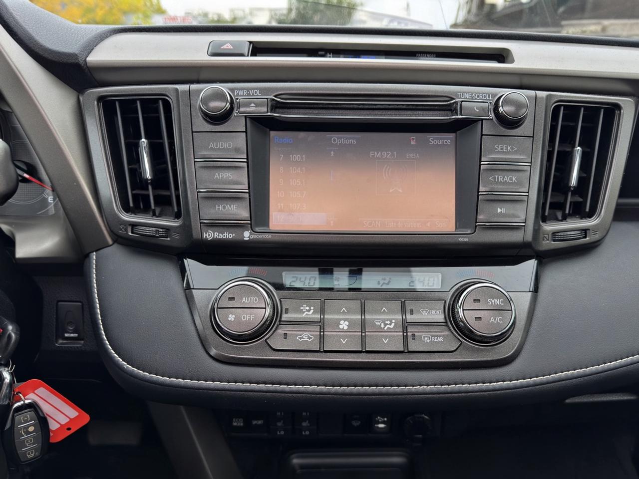 2015 Toyota RAV4 XLE Photo