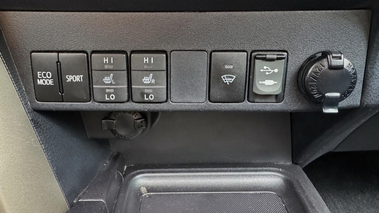 2015 Toyota RAV4 XLE Photo