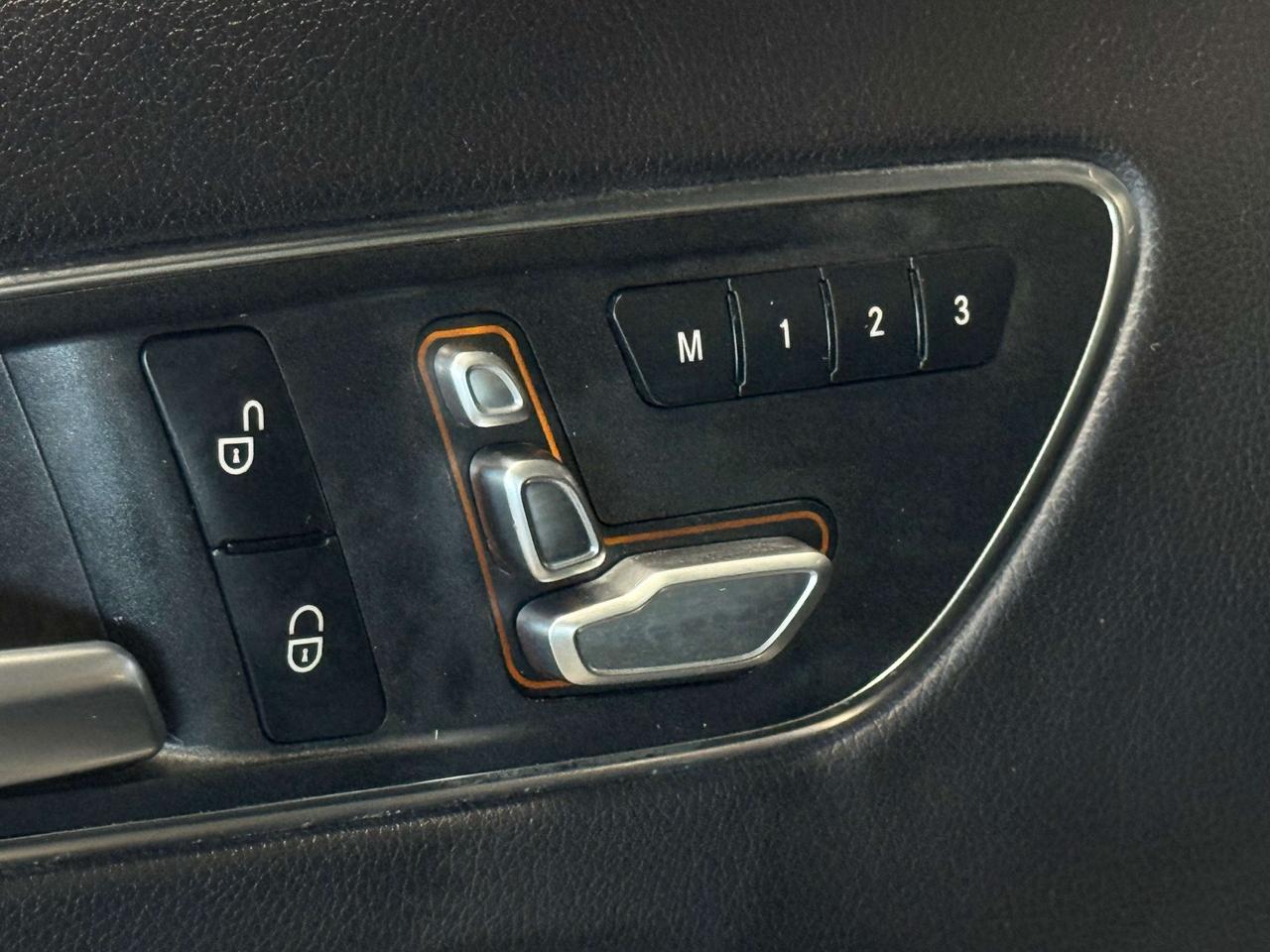 2019 Mercedes-Benz GLA 4Cyl l 4-Matic l 2.0L l Panoramic Roof l Navi l Photo
