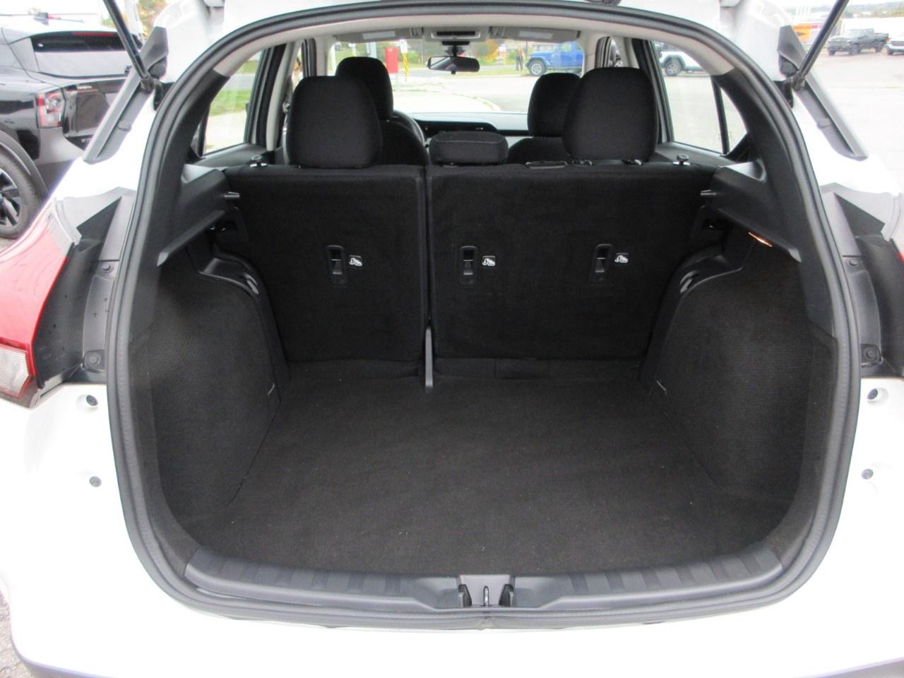 2024 Nissan Kicks SV FWD Photo
