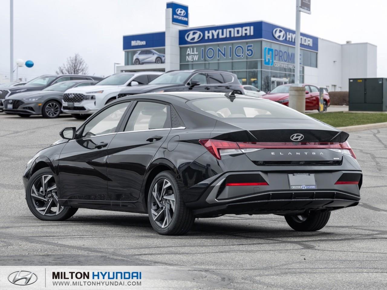 2026 Hyundai Elantra HEV Luxury 4dr Sedan Photo4