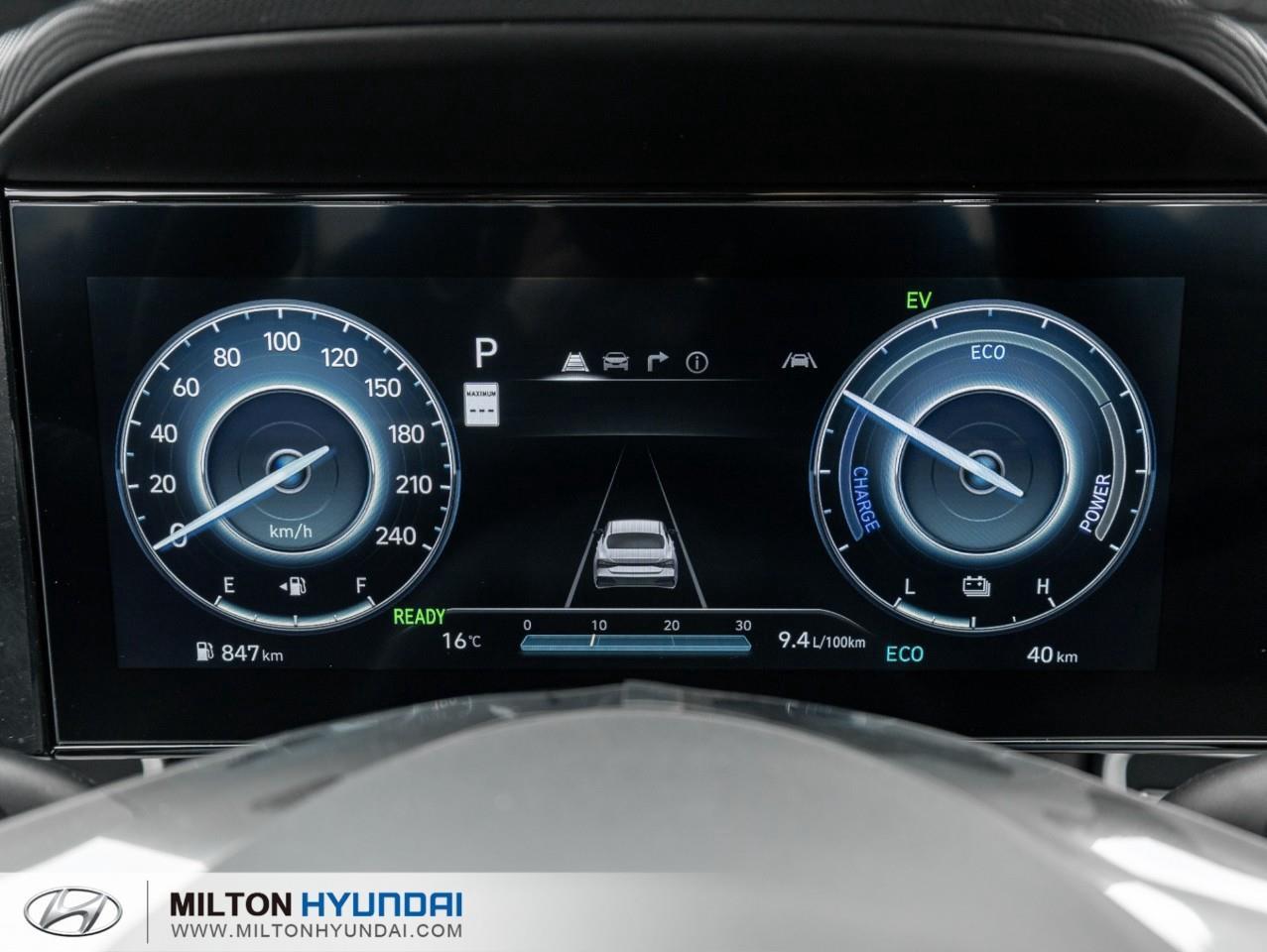 2026 Hyundai Elantra HEV Luxury 4dr Sedan Photo