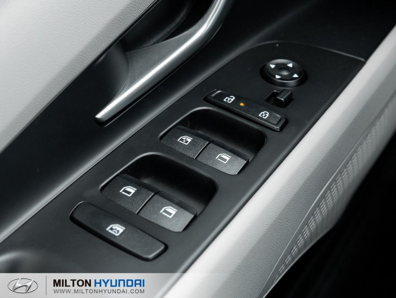 2026 Hyundai Elantra HEV Luxury 4dr Sedan Photo