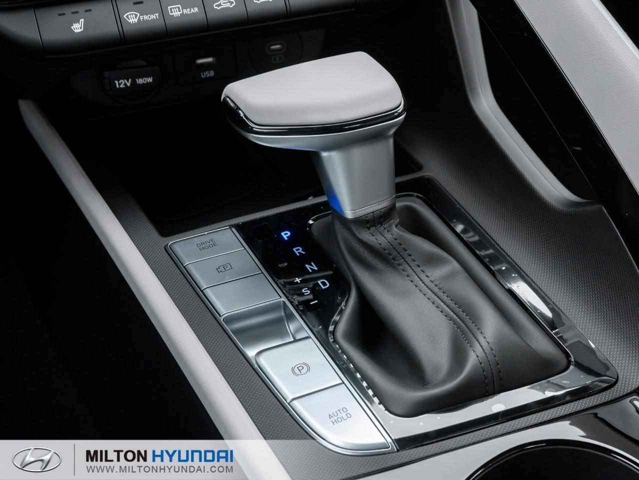 2026 Hyundai Elantra HEV Luxury 4dr Sedan Photo