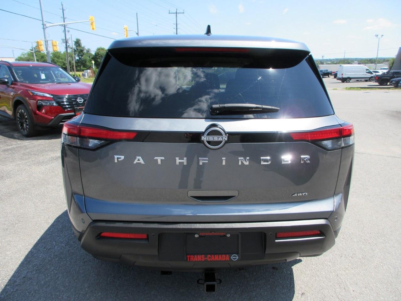 2023 Nissan Pathfinder S 4WD Photo