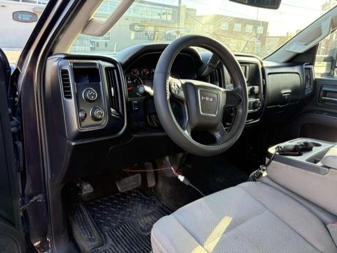 2015 GMC SIERRA 2500HD 4WD BOSS SNOW PLOW-DOUBLE CAB-LONG BOX-CERTIFIED Photo