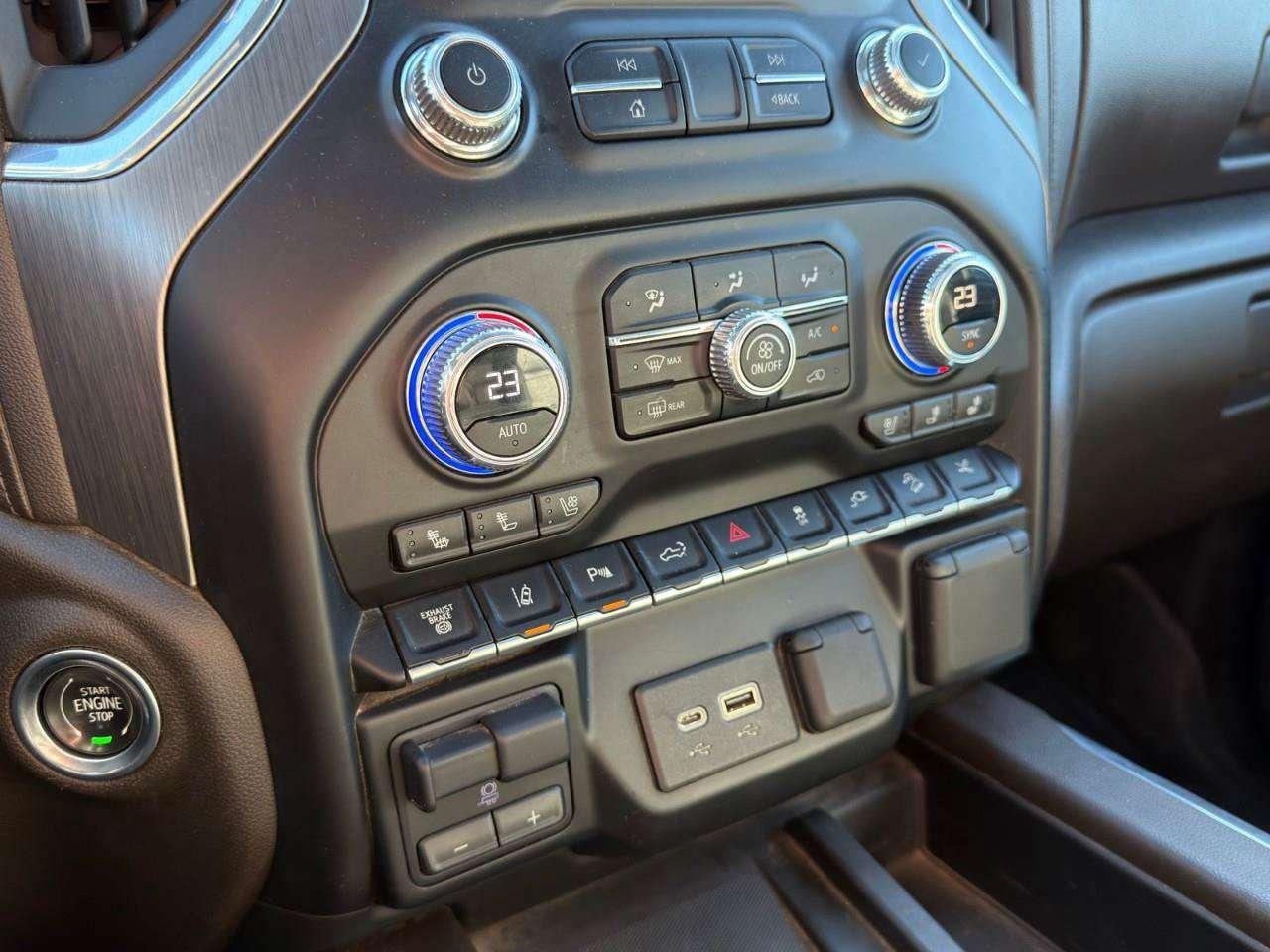 2023 GMC Sierra 3500HD SUNROOF   360 CAM   ONE OWNER Photo