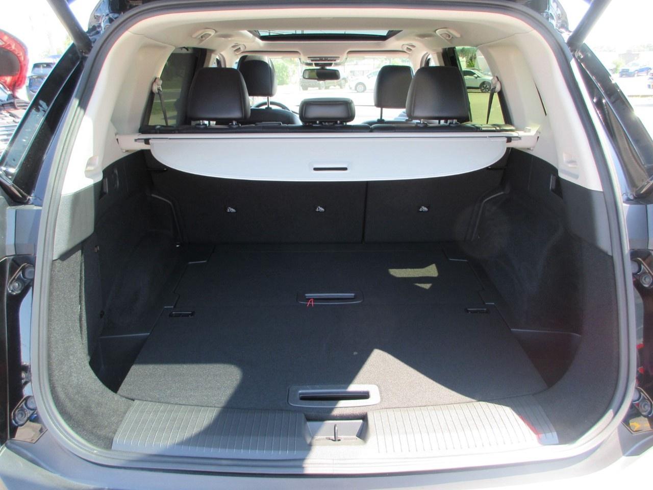 2023 Nissan Rogue AWD Platinum Photo