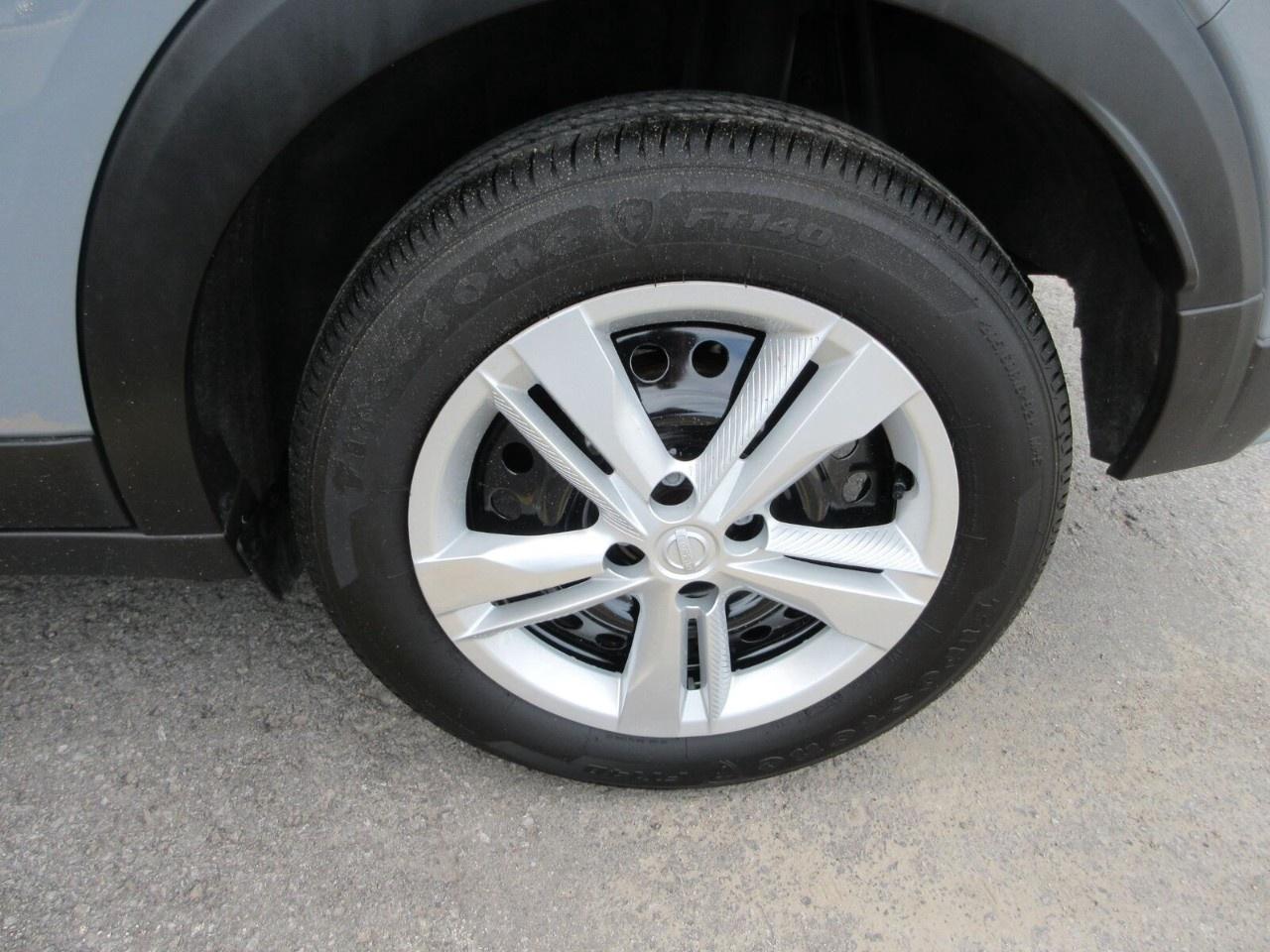 2024 Nissan Kicks S FWD Photo