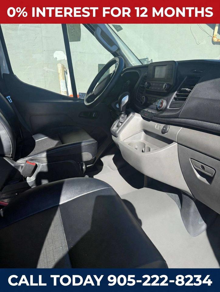 2024 Ford Transit Passenger Wagon XLT Photo