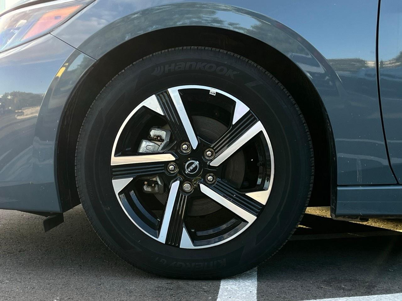 2025 Nissan Sentra SV CVT Photo