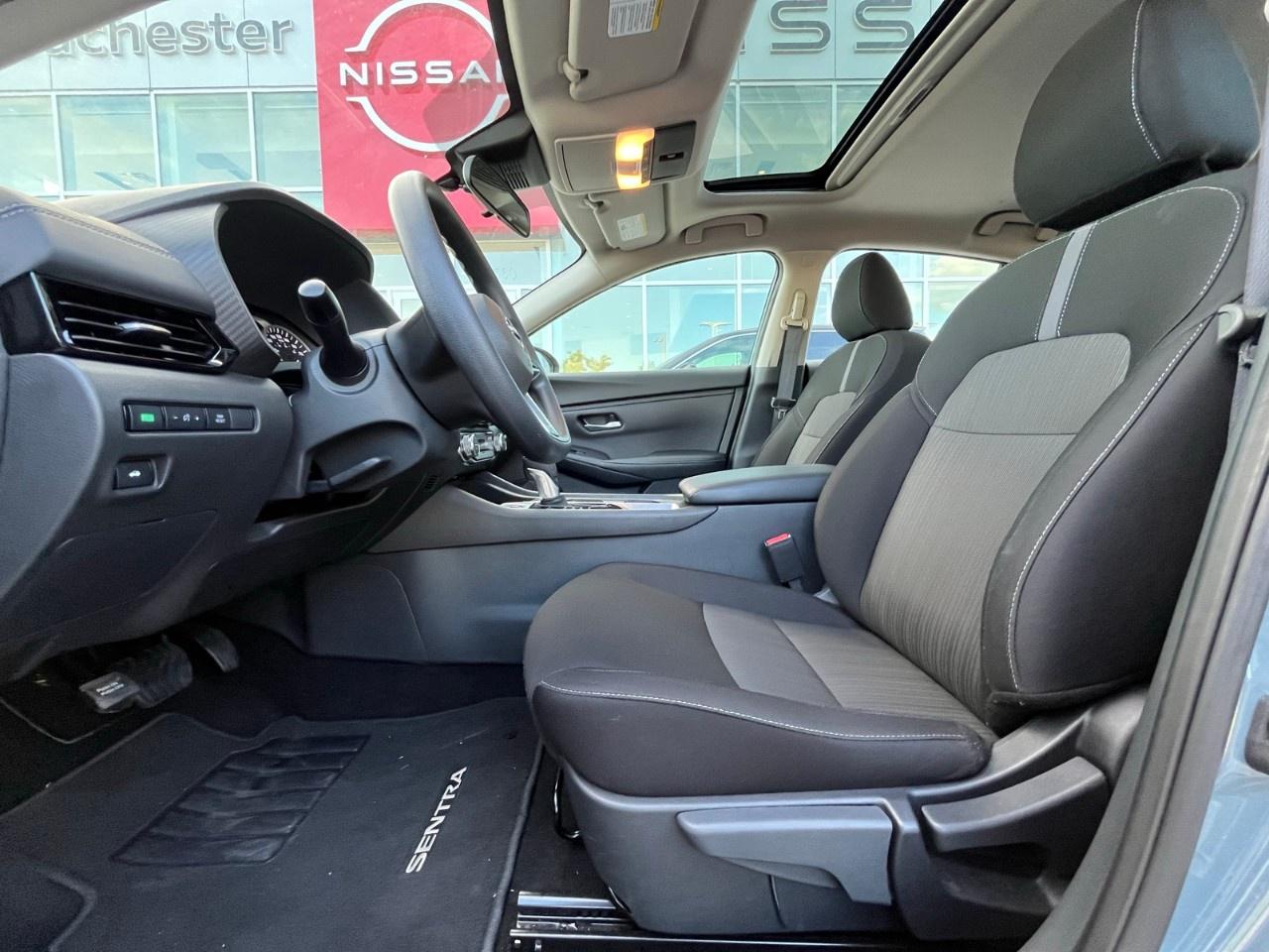 2025 Nissan Sentra SV CVT Photo
