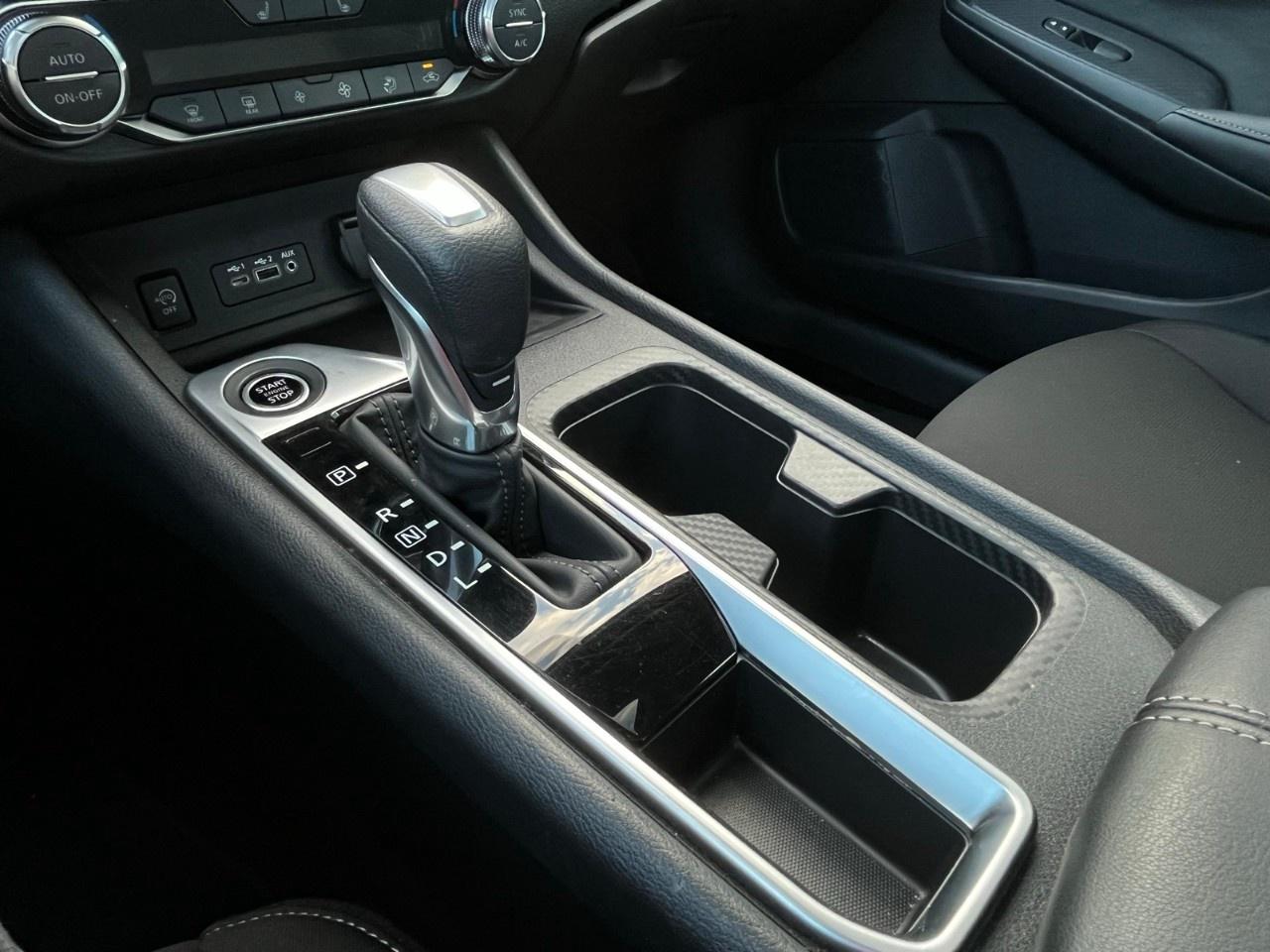 2025 Nissan Sentra SV CVT Photo