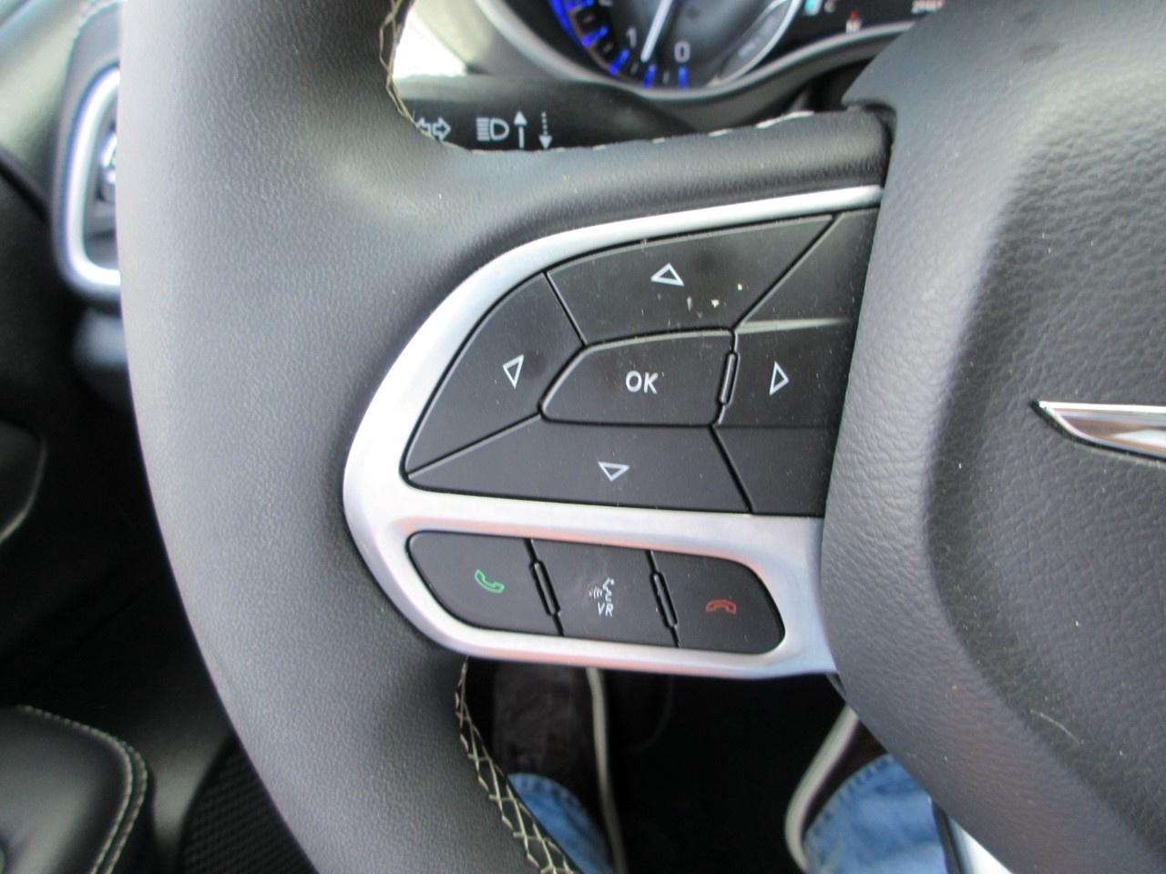 2025 Chrysler Pacifica Select AWD Photo