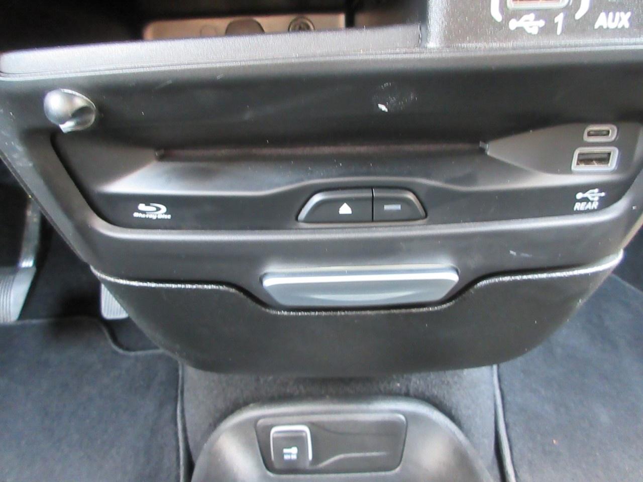 2025 Chrysler Pacifica Select AWD Photo