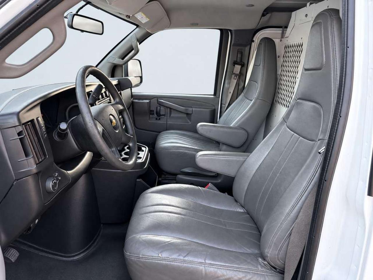 2021 Chevrolet Express 2500 2500 / EXTENDED CARGO / 4.3L V6 / RWD / BACKUP CAM / WORK VAN Photo
