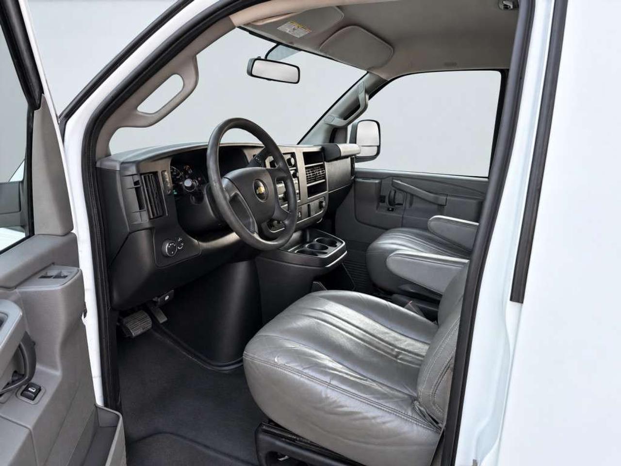2021 Chevrolet Express 2500 2500 / EXTENDED CARGO / 4.3L V6 / RWD / BACKUP CAM / WORK VAN Photo