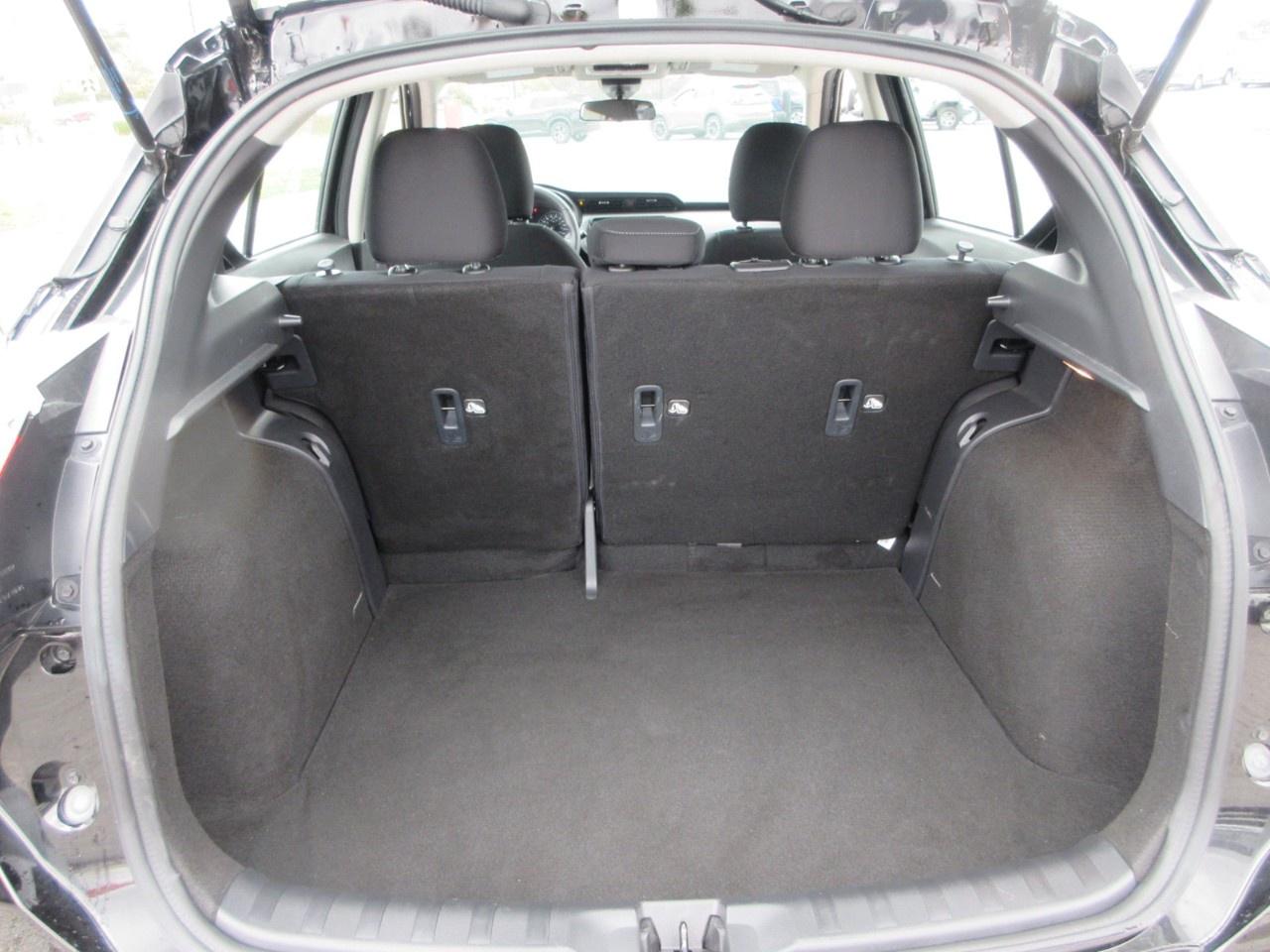 2024 Nissan Kicks SV FWD Photo