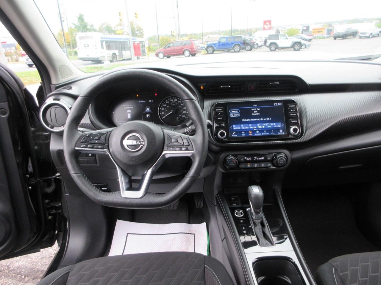 2024 Nissan Kicks SV FWD Photo
