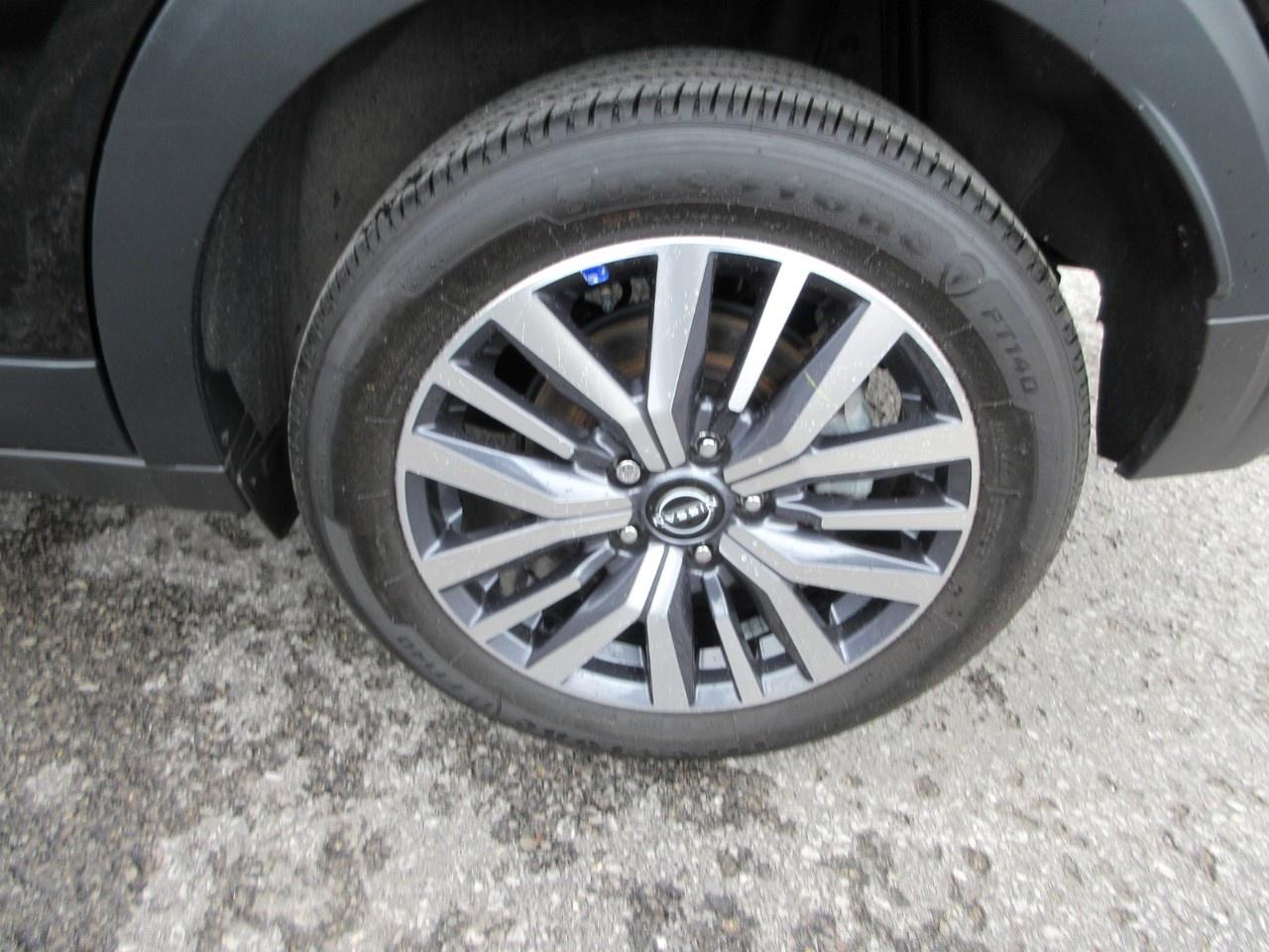 2024 Nissan Kicks SV FWD Photo