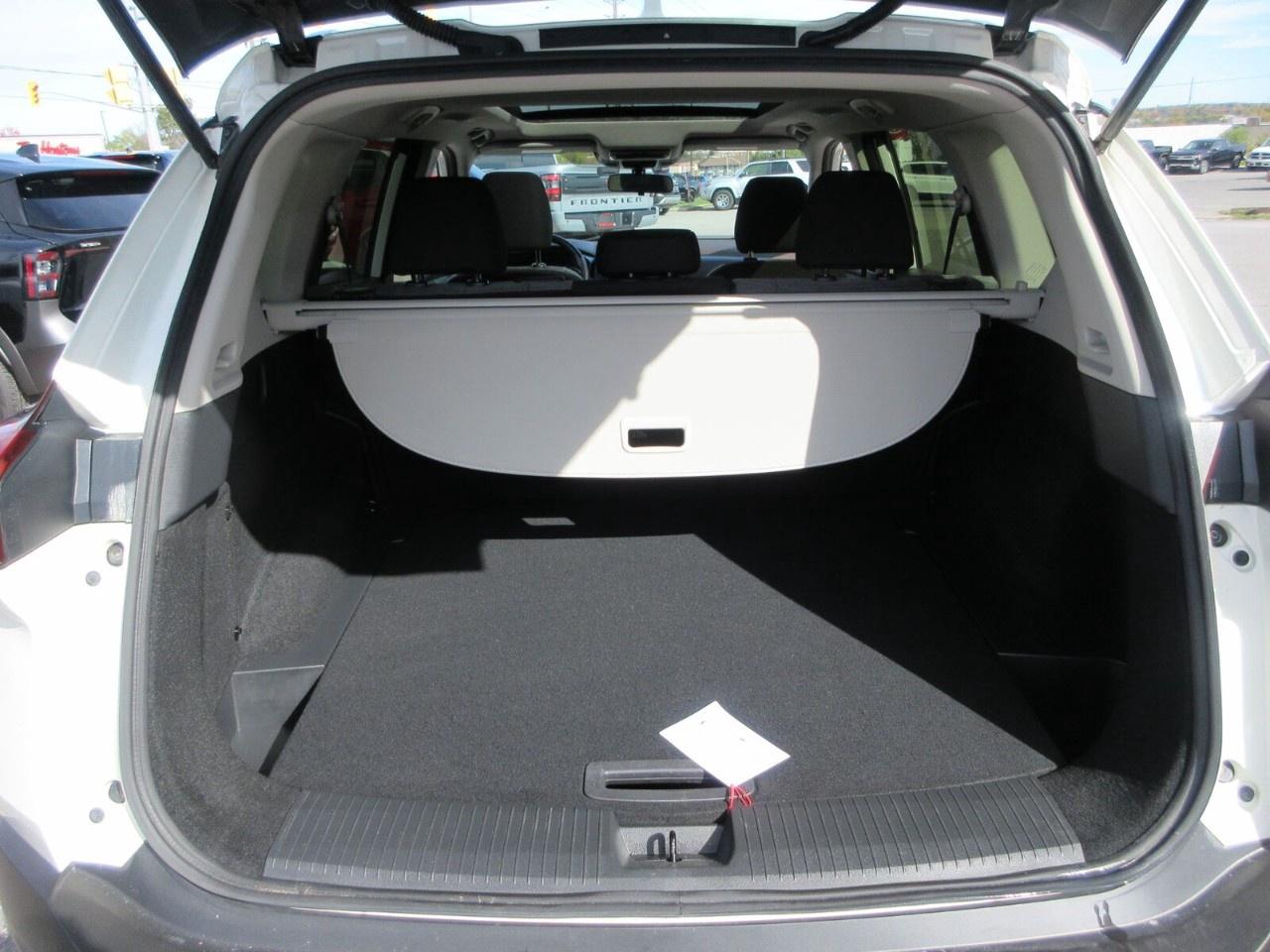 2023 Nissan Rogue  Photo3