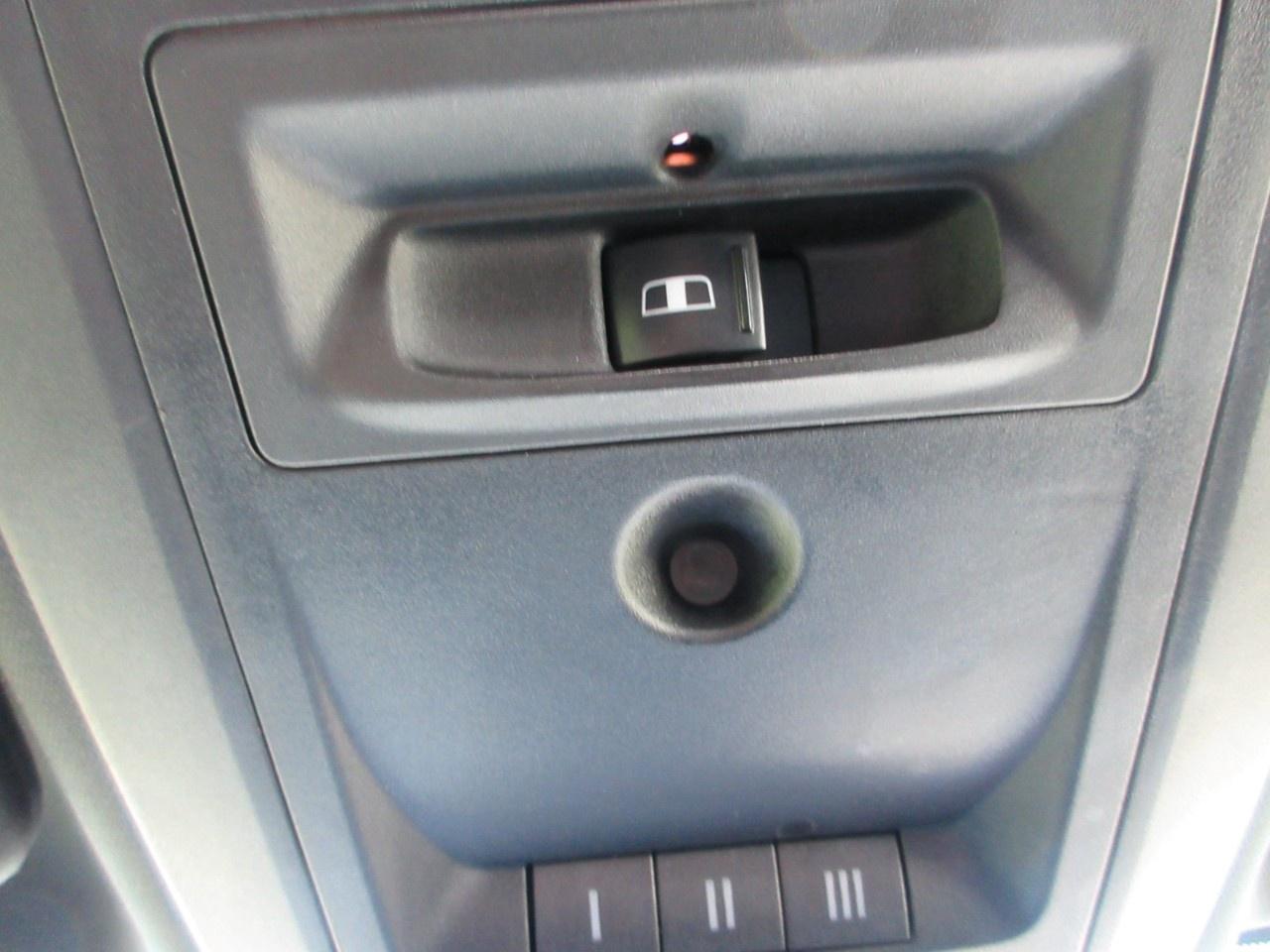 2021 RAM 1500 Classic WARLOCK 4X4 CREW CAB 5'7" BOX Photo